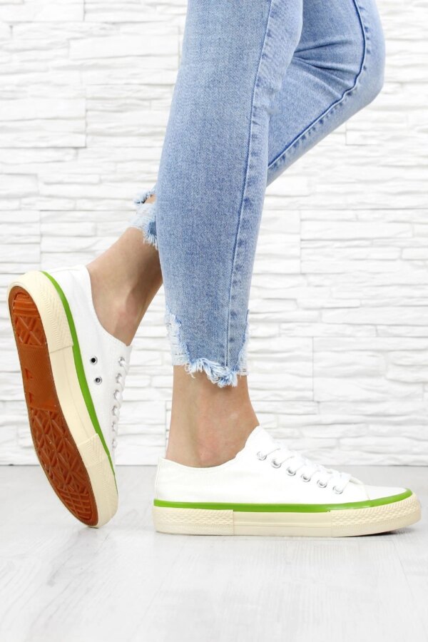 Białe trampki płócienne