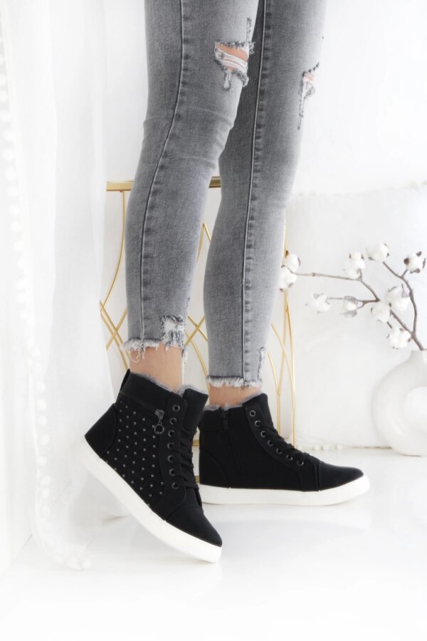 Ocieplane czarne sneakersy za kostkę